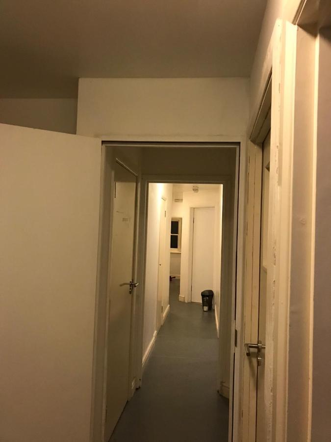 West Kensington 3 Bedroom Apartment London Bagian luar foto
